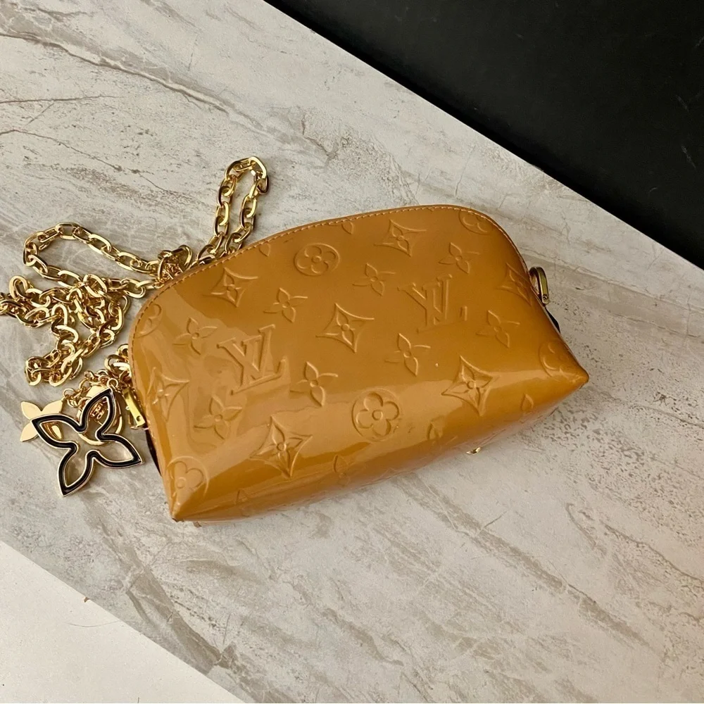 LOUIS VUITTON Monogram Vernis Pouch to Shoulder Crossbody Bag CA2113